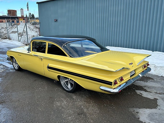 Chevrolet Biscayne 5 of 18