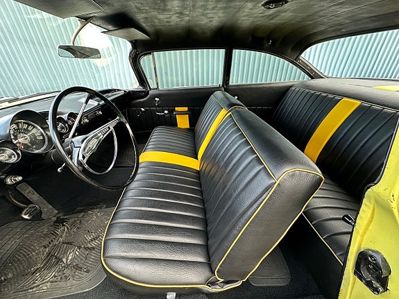 Chevrolet Biscayne 11 of 18