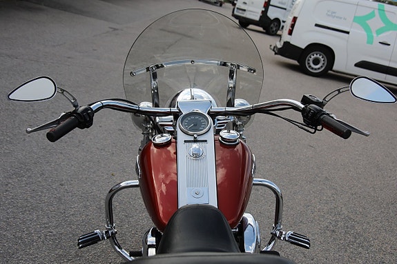 Harley-Davidson Road King Classic FLHRCI Twin Cam 88 6 of 11
