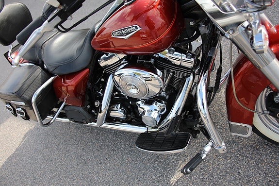 Harley-Davidson Road King Classic FLHRCI Twin Cam 88 9 of 11