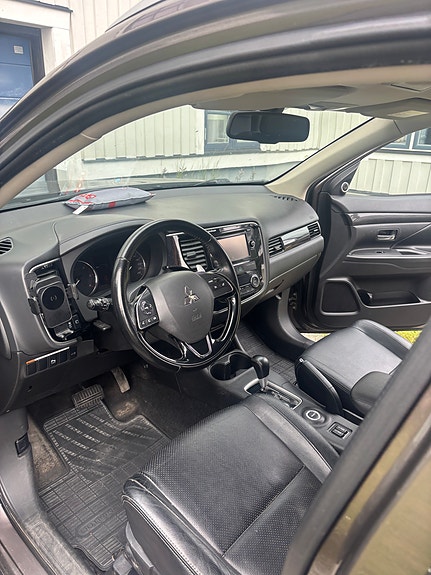 Mitsubishi Outlander 8 of 8