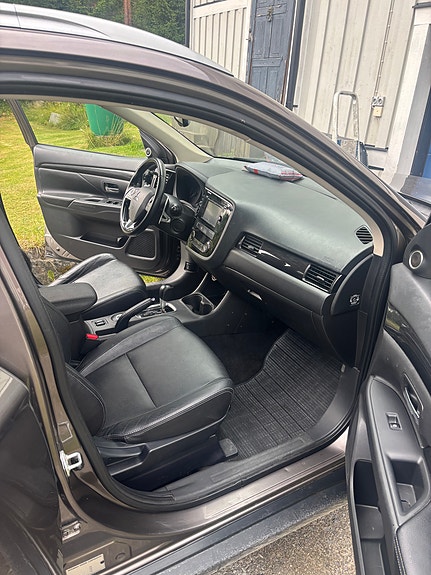 Mitsubishi Outlander 4 of 8