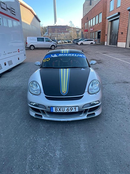 Porsche Cayman S 3 of 5