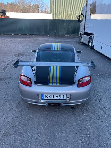 Porsche Cayman S 4 of 5