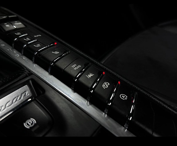 Porsche Macan GTS 13 of 15