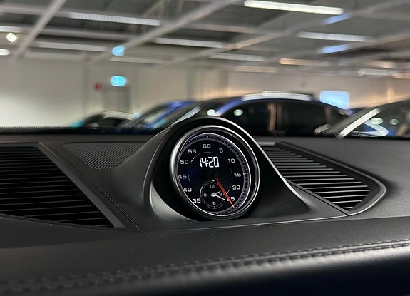 Porsche Macan GTS 12 of 15