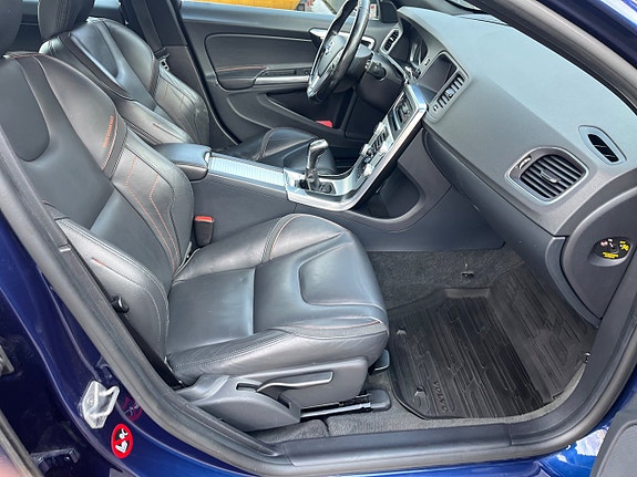 Volvo V60 8 of 26