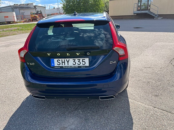 Volvo V60 4 of 26