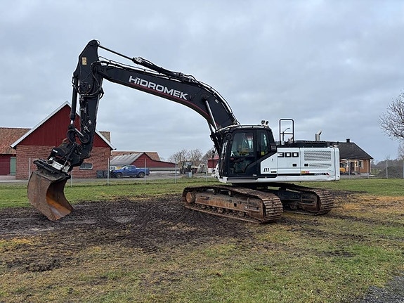 Hidromek HMK 300 LC