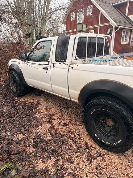 Nissan King Cab 5 of 6