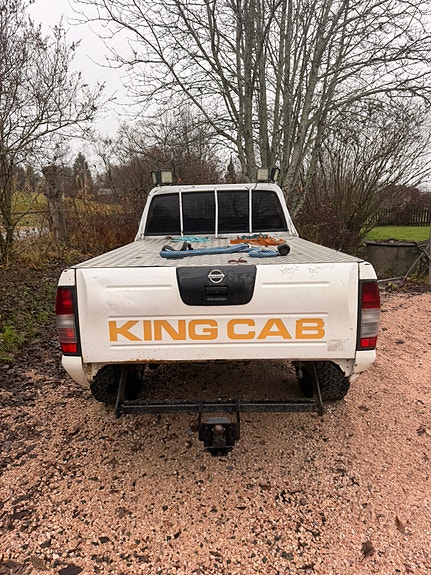 Nissan King Cab 3 of 6