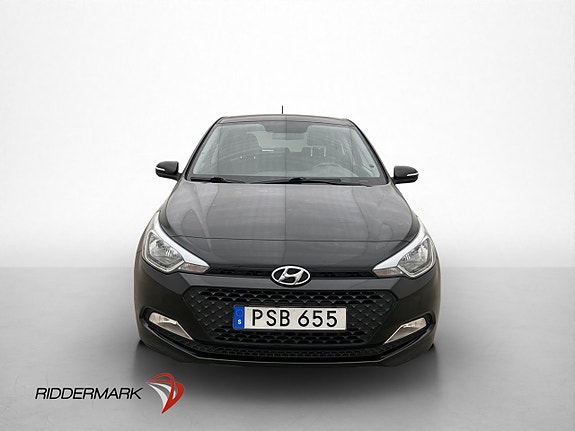 Hyundai i20 2 of 5