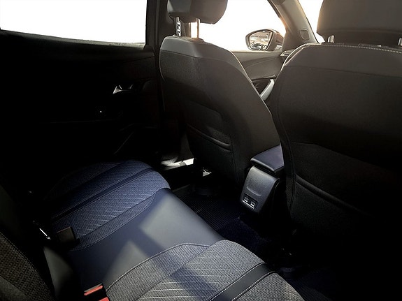 Peugeot 2008 12 of 15