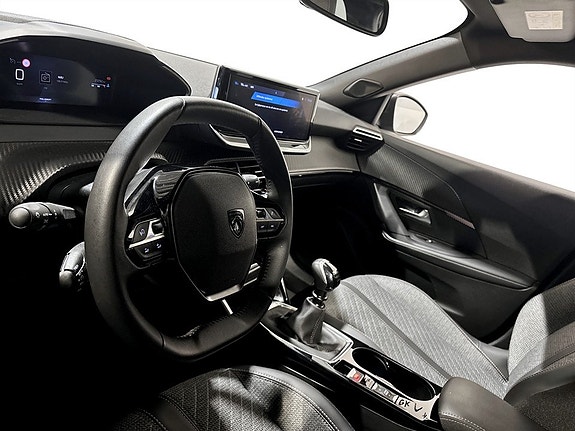 Peugeot 2008 4 of 5