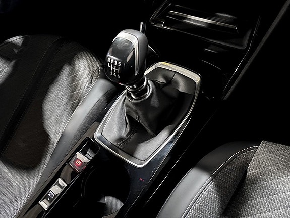 Peugeot 2008 10 of 15