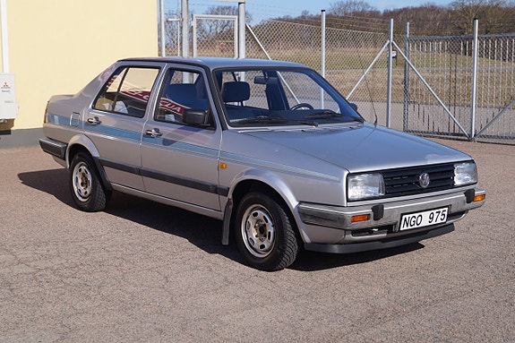 Volkswagen Jetta 3 of 5