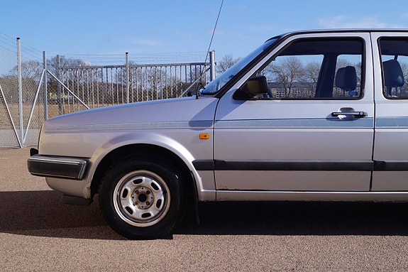 Volkswagen Jetta 10 of 27