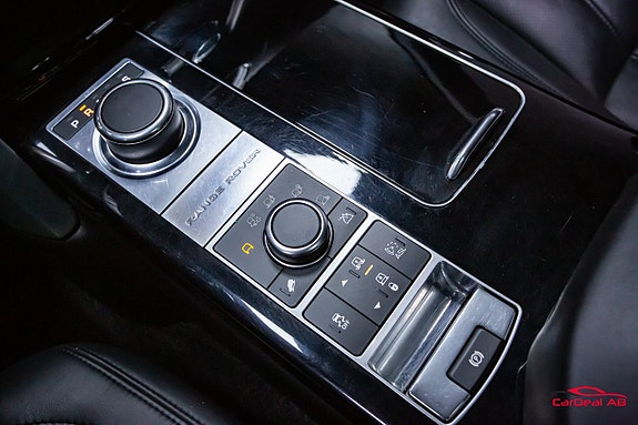 Land Rover Range Rover 28 of 30