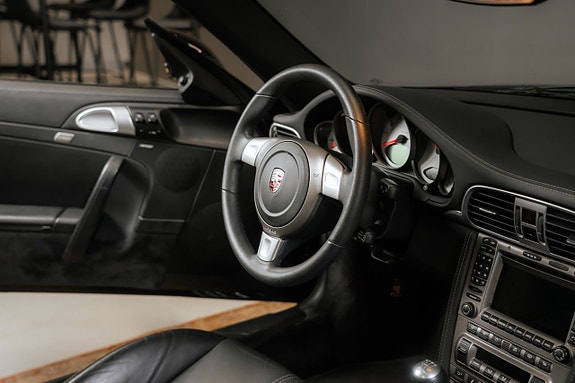 Porsche 911 28 of 30