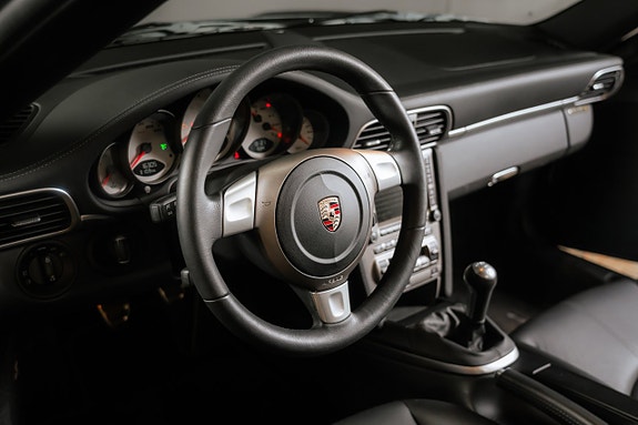 Porsche 911 18 of 30