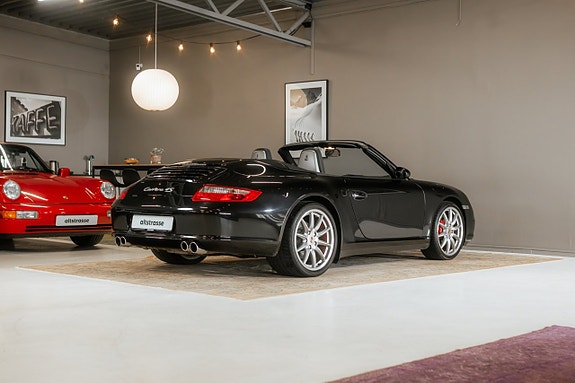 Porsche 911 11 of 30