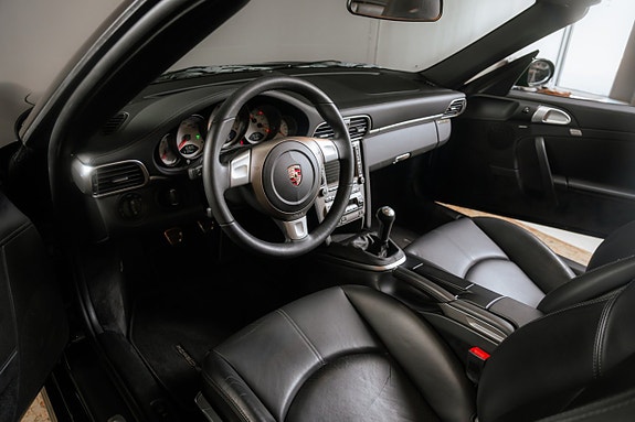 Porsche 911 17 of 30