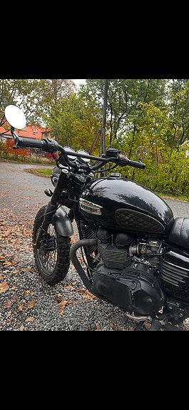 Triumph BONNEVILLE T100 6 of 10