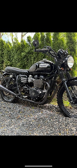 Triumph BONNEVILLE T100 4 of 10
