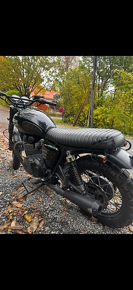 Triumph BONNEVILLE T100 8 of 10