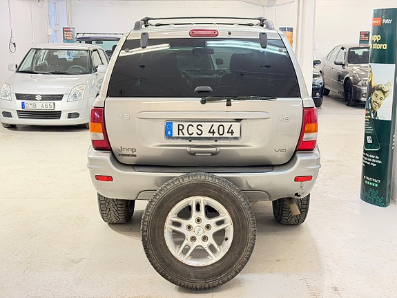 Jeep Grand Cherokee 13 of 14