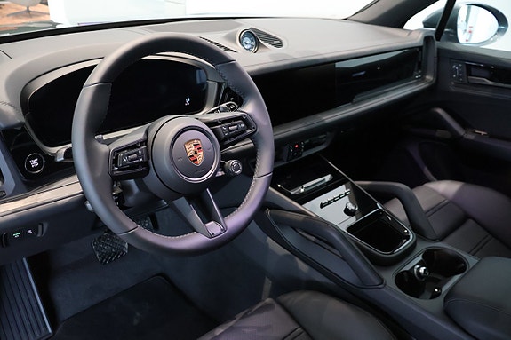 Porsche Cayenne 6 of 10