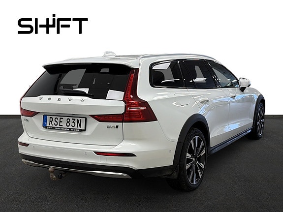 Volvo V60 Cross Country 4 of 5