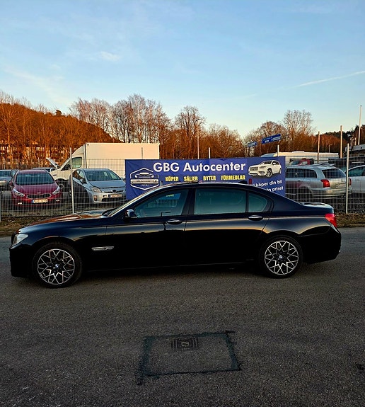 BMW 750Li 9 of 30