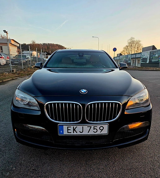 BMW 750Li 6 of 30