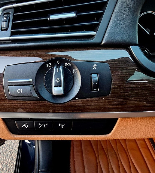 BMW 750Li 12 of 30