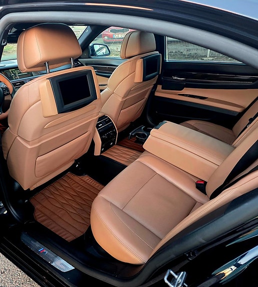 BMW 750Li 16 of 30