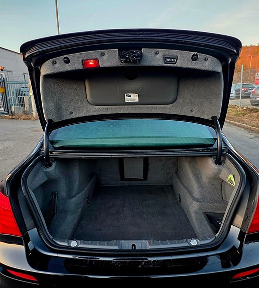 BMW 750Li 10 of 30