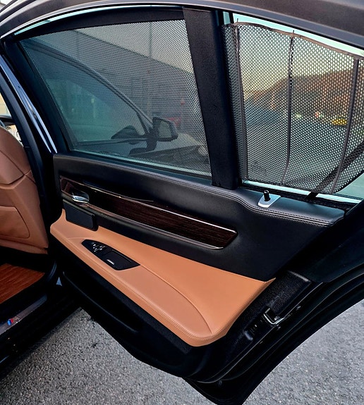 BMW 750Li 21 of 30