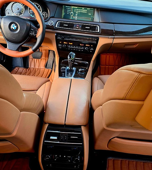 BMW 750Li 23 of 30
