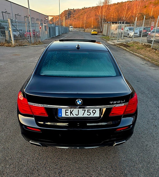 BMW 750Li 3 of 30