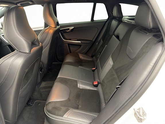 Volvo V60 21 of 27