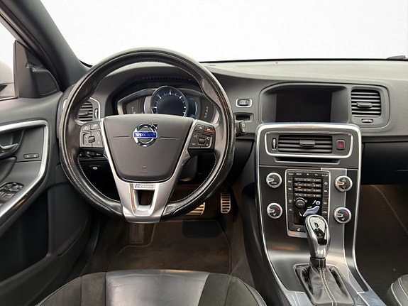 Volvo V60 11 of 27