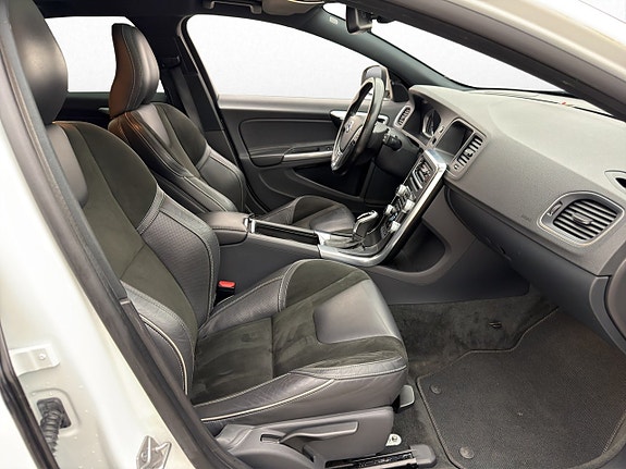 Volvo V60 20 of 27