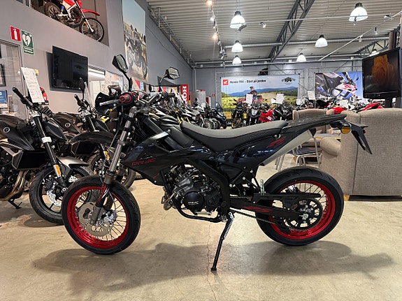 Rieju DRAC SM RS Nightrider 5 of 12
