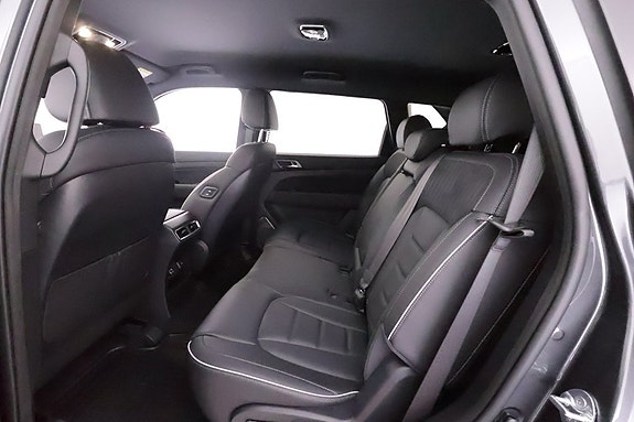 KGM Rexton 10 of 16