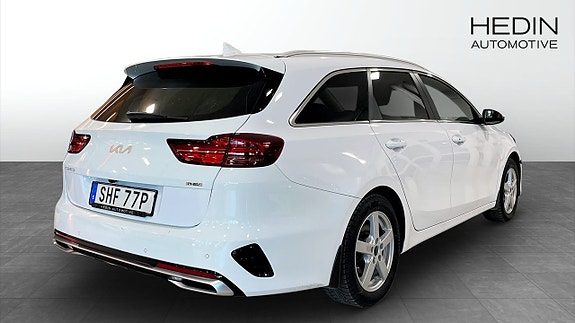Kia Ceed 2 of 9