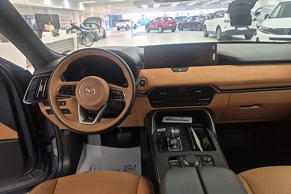 Mazda CX-60 8 of 9