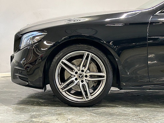 Mercedes-Benz E220 d 4 of 5
