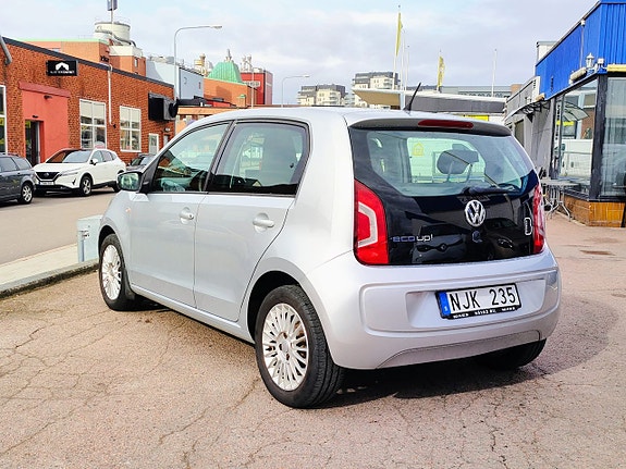 Volkswagen UP! 7 of 14