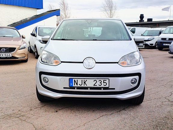 Volkswagen UP! 2 of 5